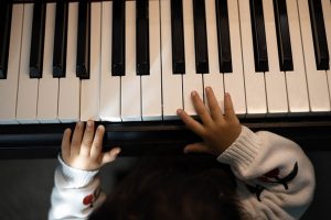 Les instruments à cordes une introduction pour initier en douceur les enfants à la mélodie. Rezonne.org